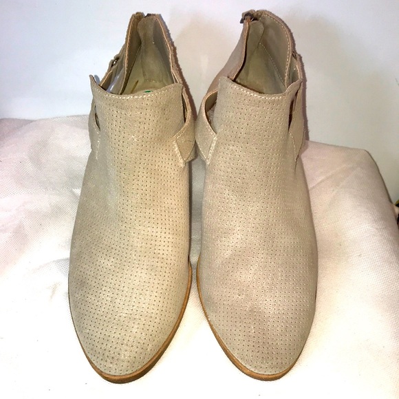 Dolce Vita Ankle Boots - Picture 2 of 11